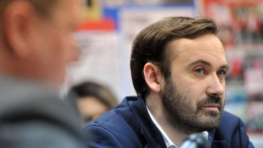 Ексдепутат Держдуми пояснив, навіщо Путін стягує війська до кордону з Україною