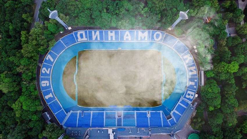 Київське Динамо "спалило" траву на стадіоні для залучення уваги до проблеми підпалів