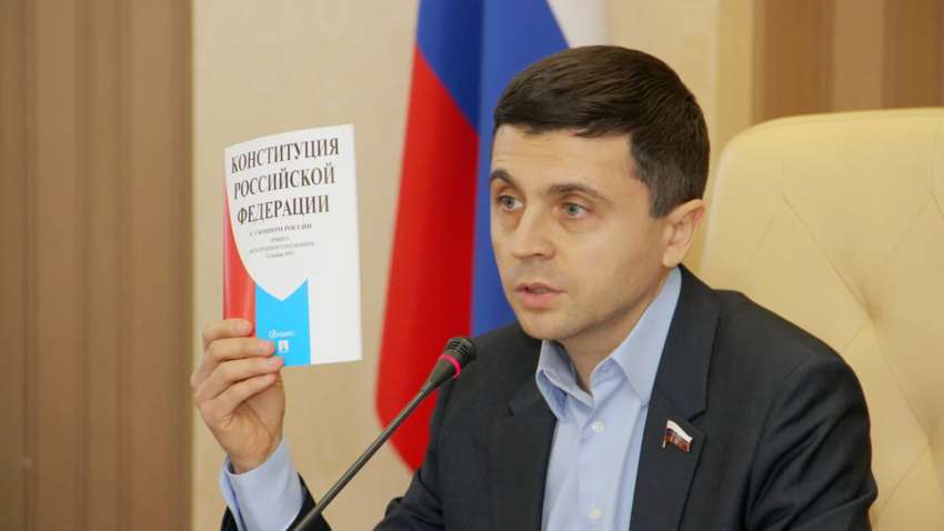В Госдуме РФ высказались насчет "украинского русского языка" В Госдуме РФ высказались насчет "украинского русского языка"