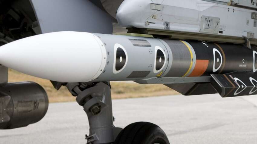 Незважаючи на обіцянки, партнери не дають зброї, яка могла б змінити ситуацію в небі.