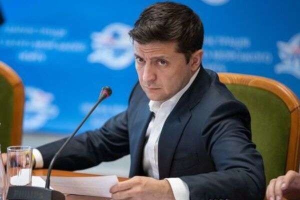 Зеленський влаштував масове звільнення чиновників: список