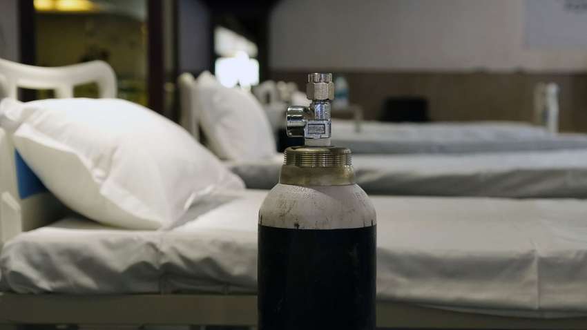 В США мужчина забил до смерти соседа по палате, который болел COVID-19 В США мужчина забил до смерти соседа по палате, который болел COVID-19