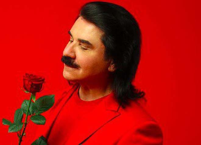 "Олежка Винник не конкурент": Зібров випустив кліп про свої вуса