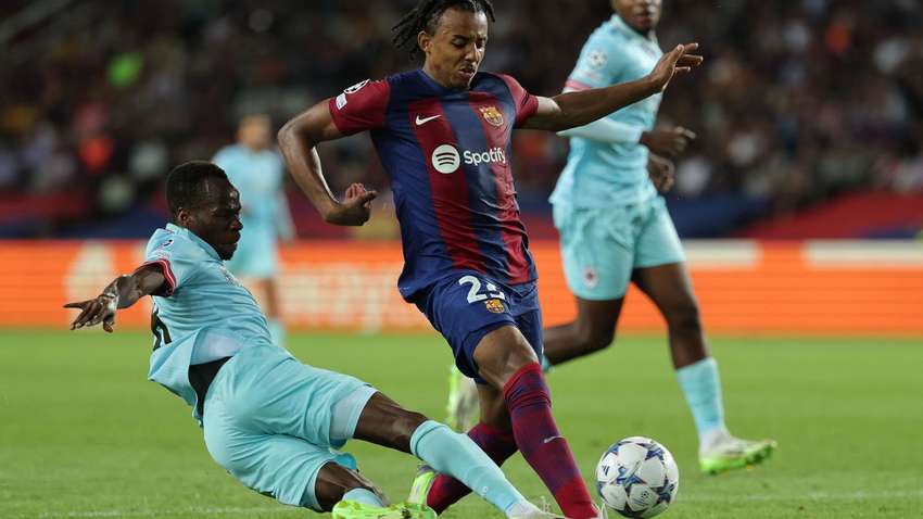 Известны стартовые составы на игру "Антверпена" и "Барселоны"