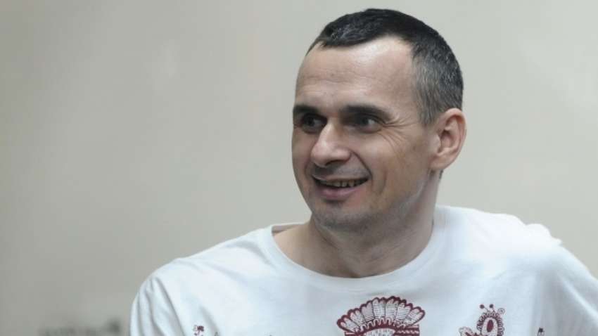 "Потиснути руку Путіну": чи повторить Сєнцов долю Савченко, - експерти