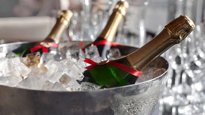 Какие напитки на праздничном столе могут вызвать мигрень Какие напитки на праздничном столе могут вызвать мигрень