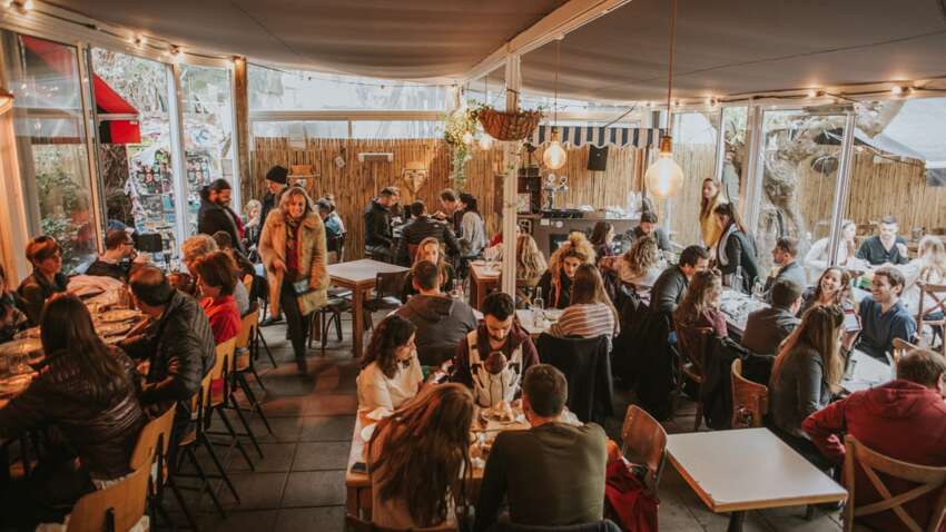 Посетители заведений исчезают во время тревог и не оплачивают счета