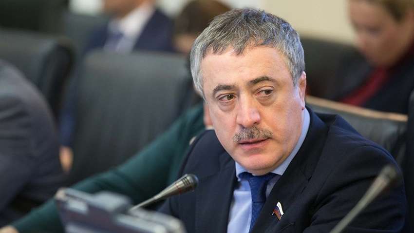 Скандал не вщухає: в Росії вимагають кари для журналіста, який обматюкав Путіна