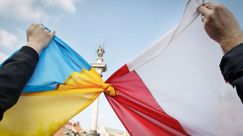 Чергові гуманітарні конвої вирушать із Польщі до України: допомогу отримають не всі