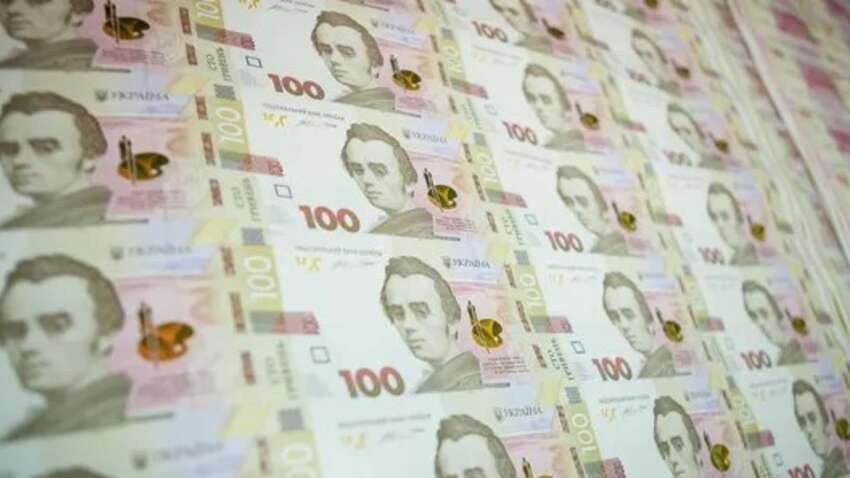Новая 100-гривневая уже в пути: украинцев предупредили об обновлении денег Новая 100-гривневая уже в пути: украинцев предупредили об обновлении денег