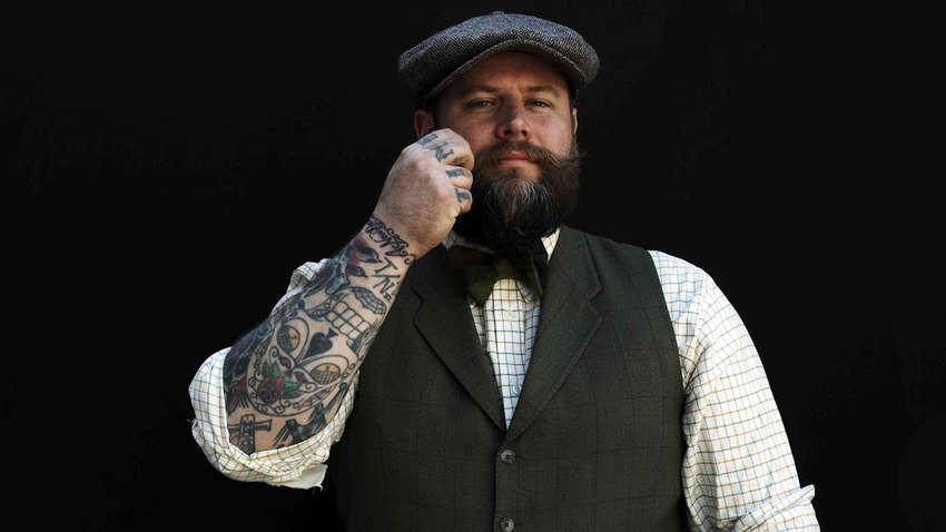 Короткие брюки и мятая рубашка: самые непростительные ошибки мужского стиля