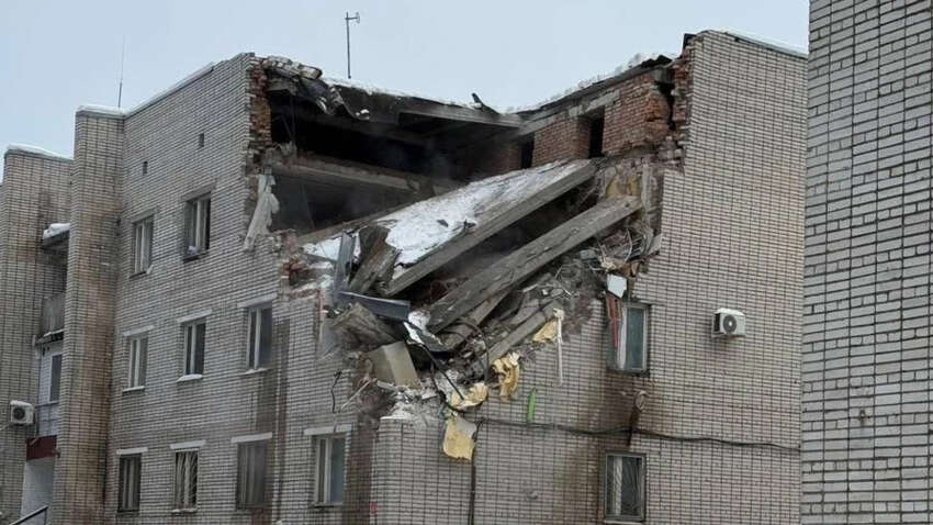 Взрыв в военной части под Петербургом: есть погибшие, под завалами ищут военных