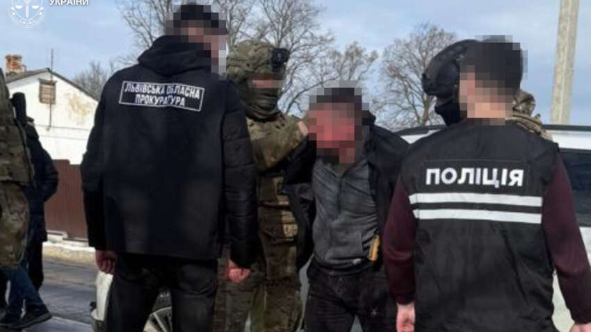 "Традиционный" "заработок" украинских мужчин: требовать деньги за интимные фото