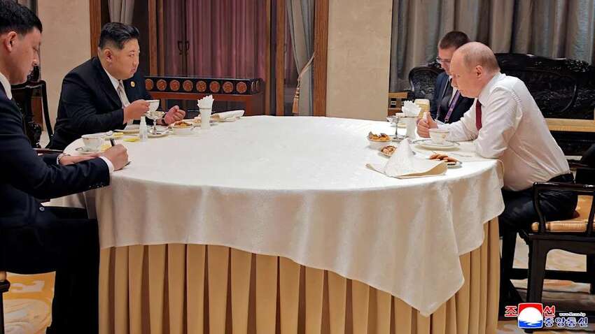 «Путін фактично обдирає Кім Чен Ина»: на яких умовах КНДР допомагає Росії «Путін фактично обдирає Кім Чен Ина»: на яких умовах КНДР допомагає Росії