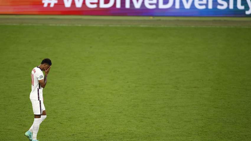 Як маленький англійський фанат підтримав Маркуса Решфорда, який не забив пенальті в фіналі Євро-2020 Як маленький англійський фанат підтримав Маркуса Решфорда, який не забив пенальті в фіналі Євро-2020