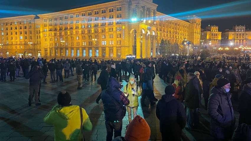 На Майдане прошла акция протеста за отставку Зеленского и Ермака: полиция перекрыла Крещатик (ФОТО)