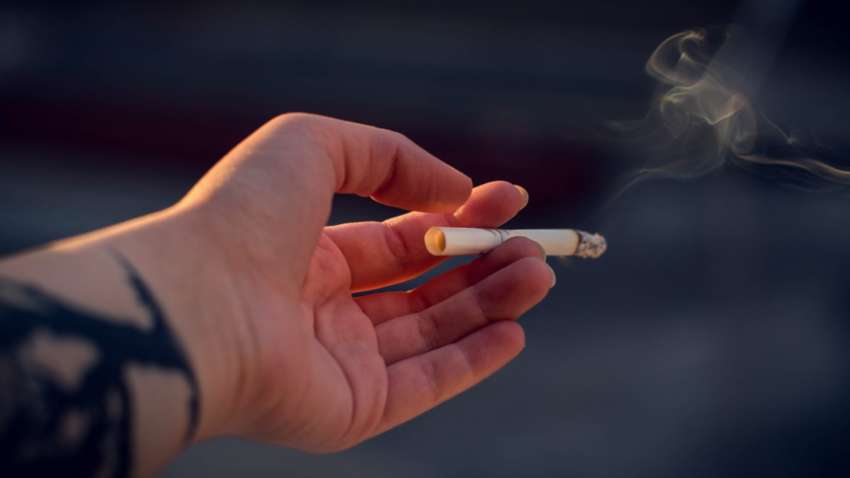 Стало известно, в каком возрасте начинают курить украинцы Стало известно, в каком возрасте начинают курить украинцы