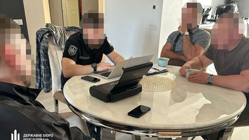 Військовим поставили небезпечні окуляри замість балістичних Військовим поставили небезпечні окуляри замість балістичних