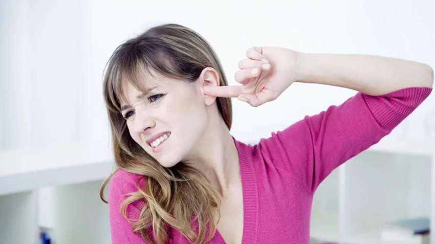 Жінка чула дивні звуки у вусі: лікарів вразило те, що вони там знайшли Жінка чула дивні звуки у вусі: лікарів вразило те, що вони там знайшли