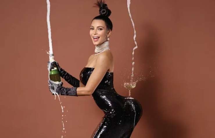 Кардашьян подарила сестрам тренажеры для увеличения ягодиц