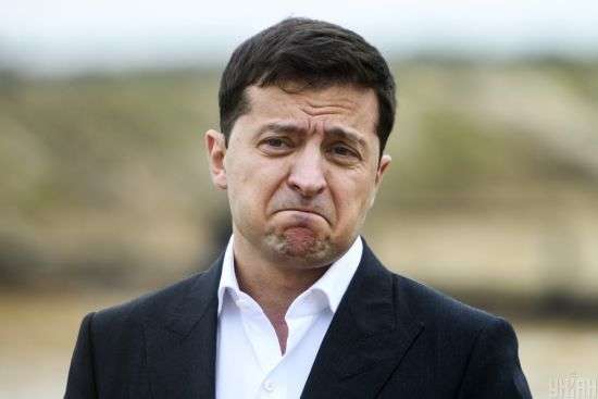 У Тернополі активісти зустріли Зеленського з криками "ГАНЬБА" 