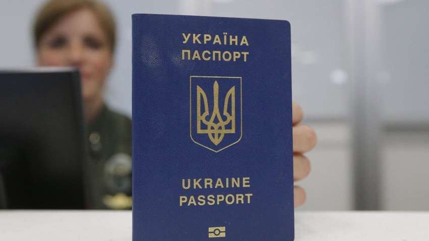 Кабмін вводить нові правила виїзду в Росію