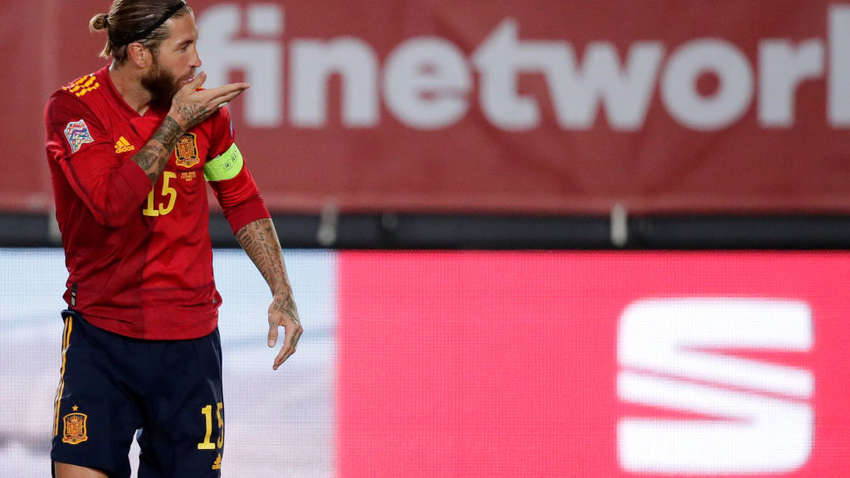 Збірна України з футболу з розгромом поступилася Іспанії