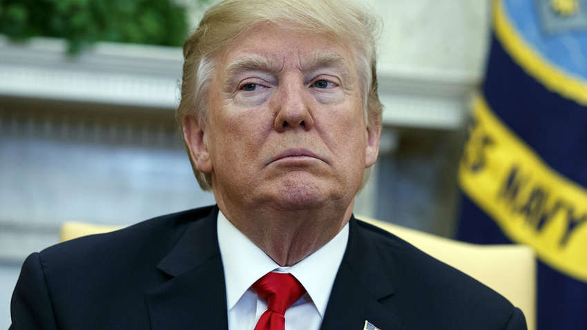 Состояние Трампа: врачи применили лекарство для тяжелобольных COVID-19