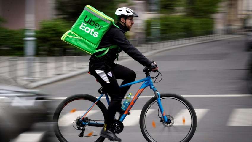 Сервіс доставки їжі UberEats йде з України