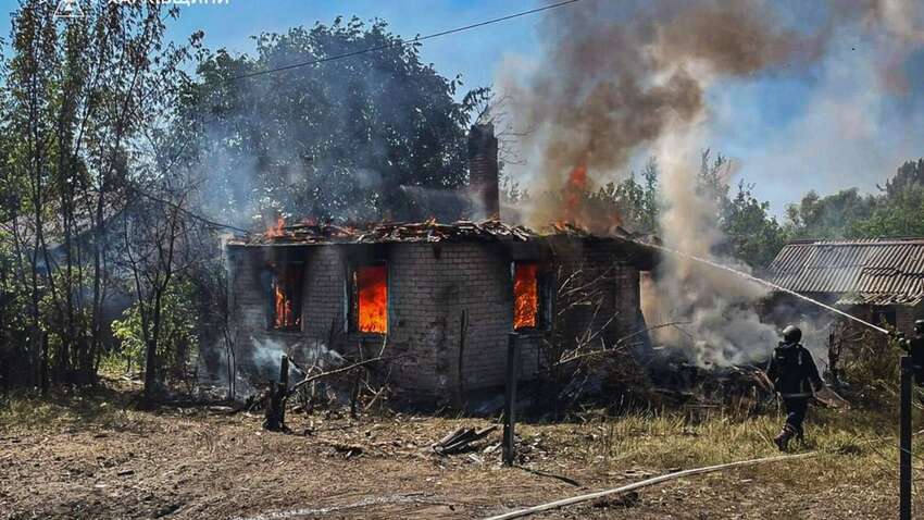 Росія вдарила по цивільних на Харківщині, які зібралися за гуманітарною допомогою