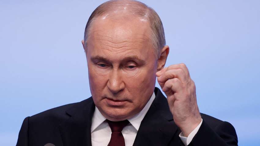 Путін скаржиться, що його "мирний план" ніхто не хоче слухати Путін скаржиться, що його "мирний план" ніхто не хоче слухати