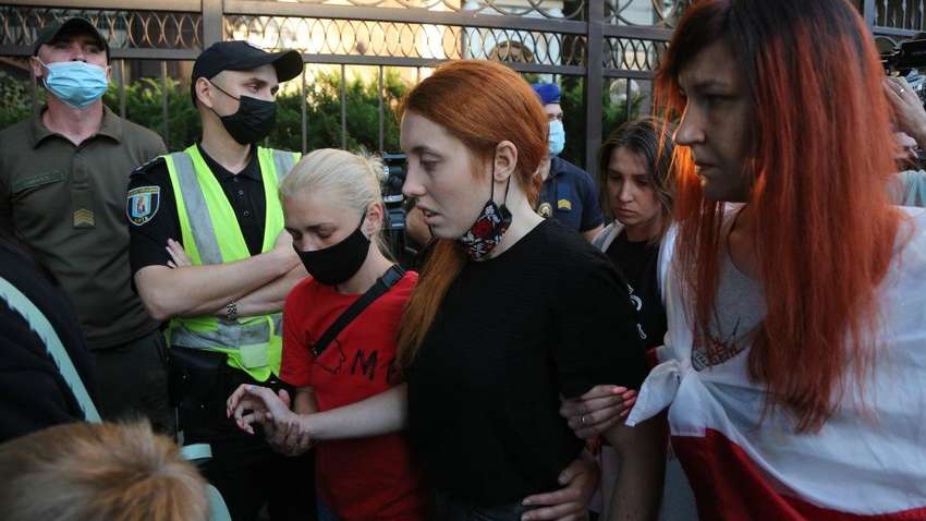 Девушка погибшего активиста Шишова призвала белорусов брать оружие в руки