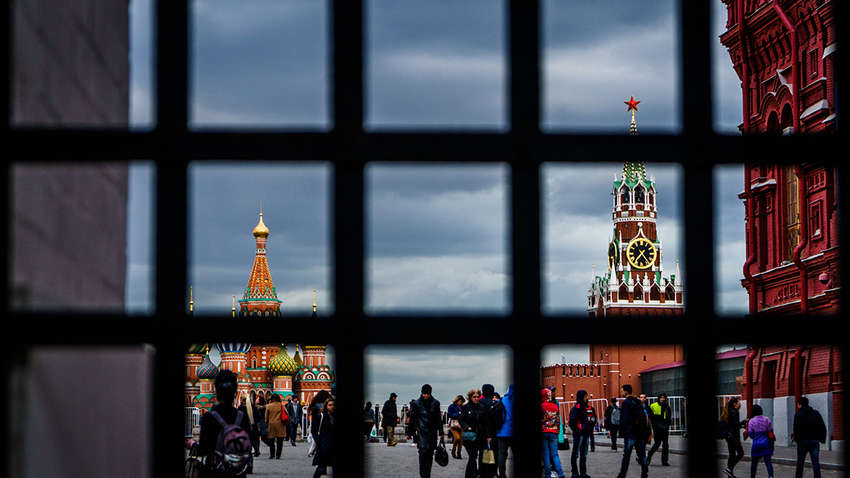 Украина вводит санкции против правящей "верхушки" России: о чем говорит данное решение