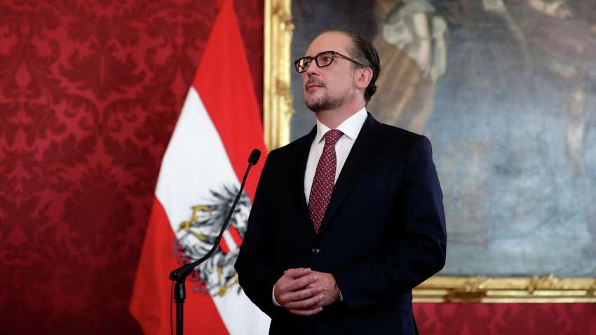 В Австрії міністр закликав "не перегнути палицю" у стосунках з Росією: що відомо про нову скандальну заяву В Австрії міністр закликав "не перегнути палицю" у стосунках з Росією: що відомо про нову скандальну заяву