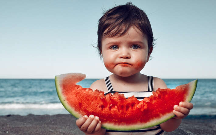 Съедать много арбуза летом: польза или вред