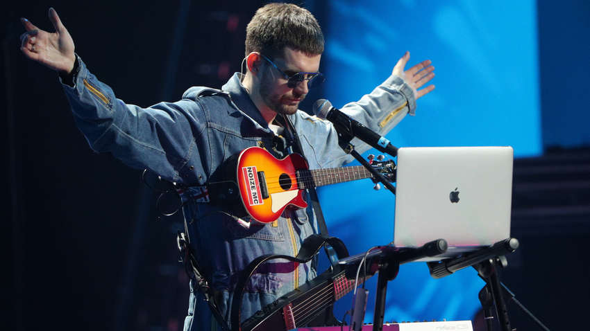  Российский рэпер пошутил о смерти Путина: появилась реакция зала  