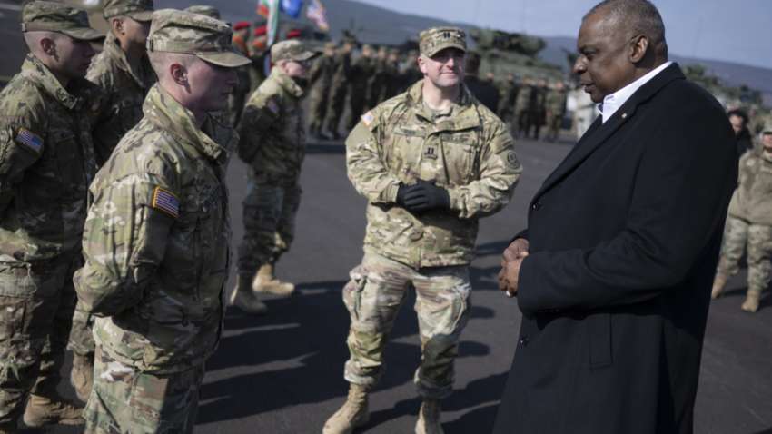 Очільник Пентагону попередив солдатів у Польщі: опинитеся на лінії фронту Очільник Пентагону попередив солдатів у Польщі: опинитеся на лінії фронту