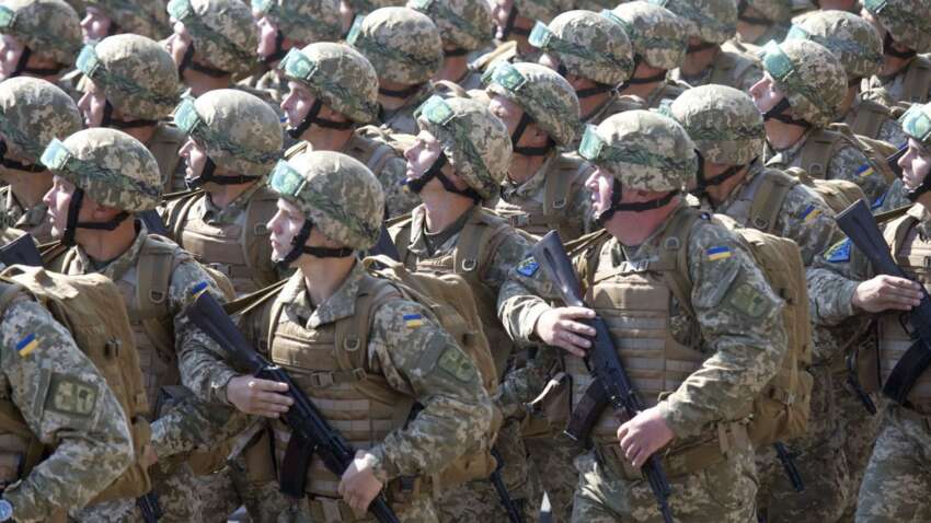 Почему сокращение численности ВСУ неизбежно: как этот пункт мирного плана Трампа отвечает потребностям Украины