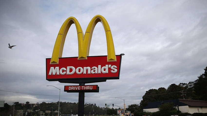 В українському McDonald's розповіли, коли спілкуватимуться з відвідувачами російською мовою В українському McDonald's розповіли, коли спілкуватимуться з відвідувачами російською мовою