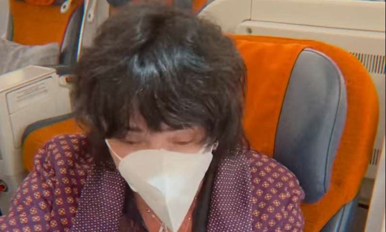 У Лолиты после пластики разошелся шов на лице У Лолиты после пластики разошелся шов на лице