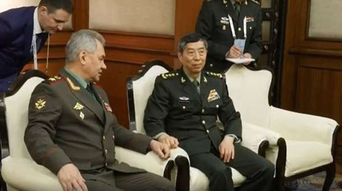 Шойгу провів позапланові переговори з міністром оборони Китаю