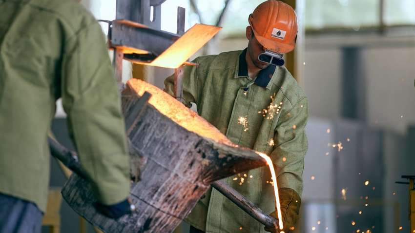 Промышленное производство в Украине за год сократилось почти на 2%