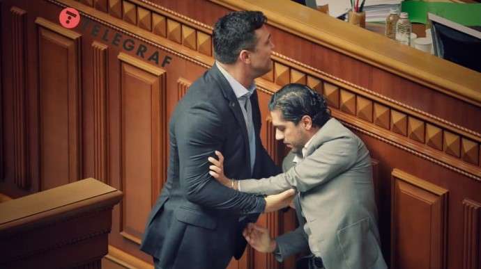 В Верховной Раде между Леросом и Тищенко произошла потасовка (ВИДЕО)