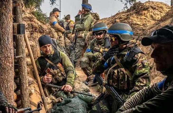 Сколько украинцев выступают за продолжение войны против России, если не будет помощи Запада: опрос