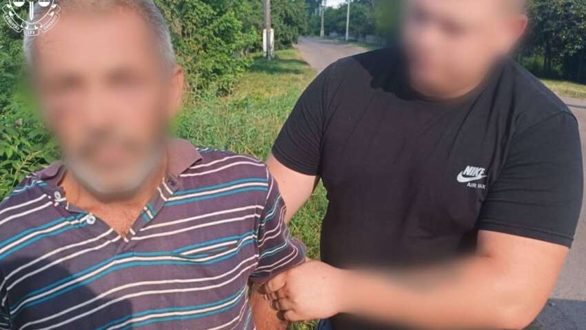 Ужас на Житомирщине: мальчик жил в доме с убийцей, который зарезал маму и бабушку Ужас на Житомирщине: мальчик жил в доме с убийцей, который зарезал маму и бабушку