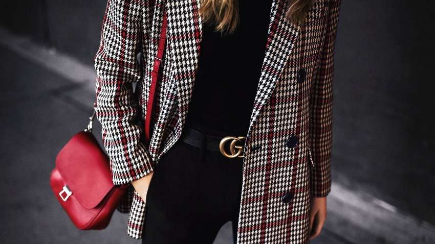 «Пикантный» пиджак за 52 тыс. гривен рассмешил сеть (ФОТО)