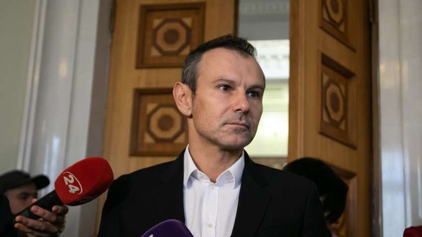 "Санта Барбара": Вакарчук жестко отреагировал на скандал с "прослушкой" Гончарука