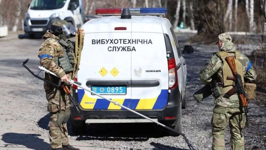 Вчитель інформатики у Чернівцях декілька місяців «мінував» школи та садки Вчитель інформатики у Чернівцях декілька місяців «мінував» школи та садки