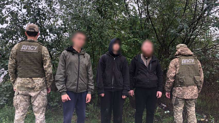 Не добігли 500 метрів: прикордонники розкрили схему перетину кордону Не добігли 500 метрів: прикордонники розкрили схему перетину кордону