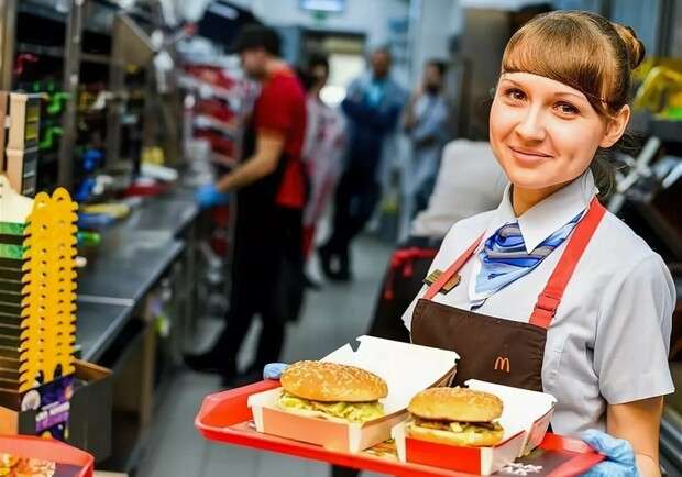 McDonald's оприлюднив зарплати: скільки отримують у Києві, Львові, Одесі та інших містах McDonald's оприлюднив зарплати: скільки отримують у Києві, Львові, Одесі та інших містах